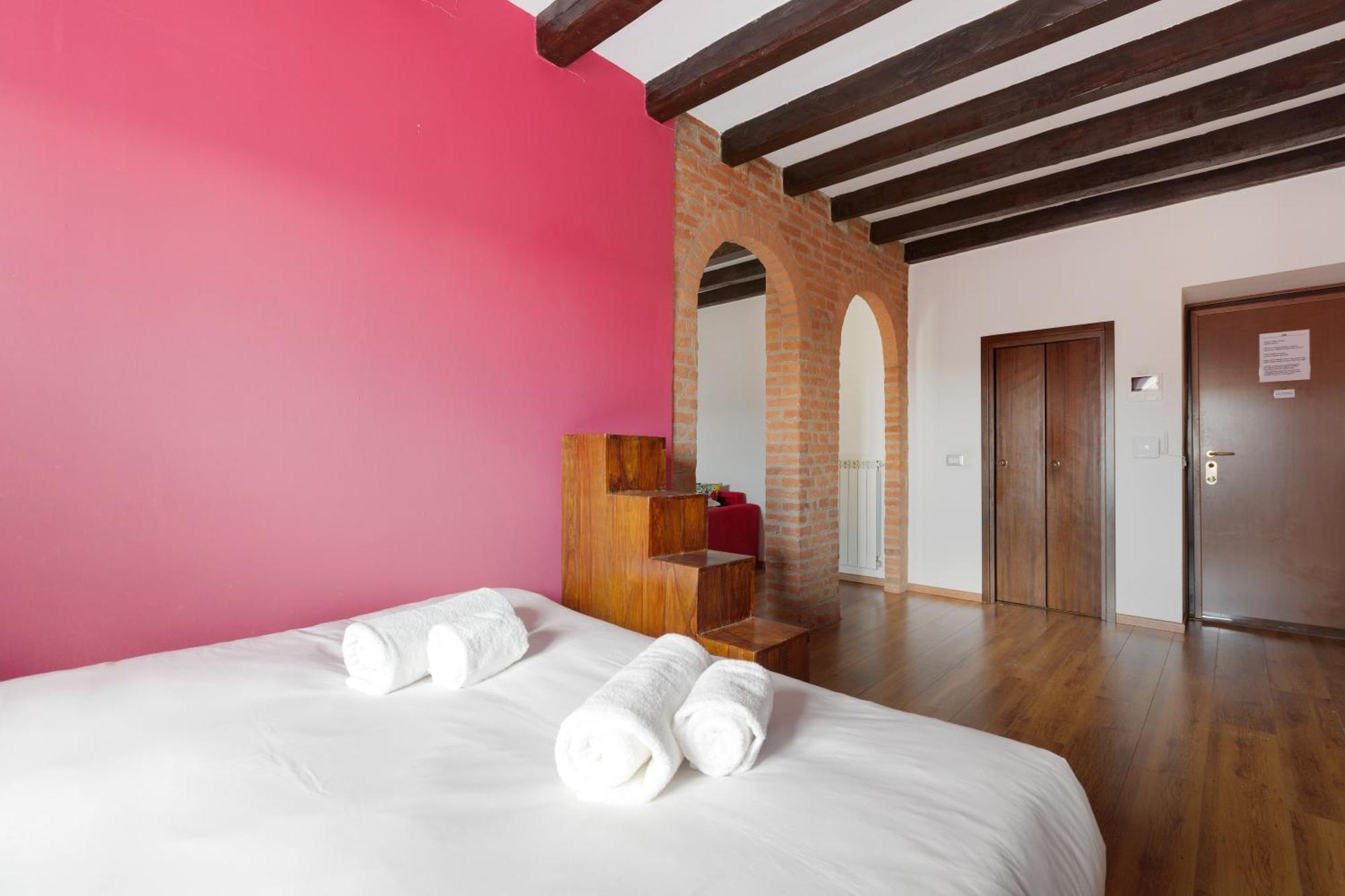 Colonne Di San Lorenzo - Colorful Apartment! Apartamento