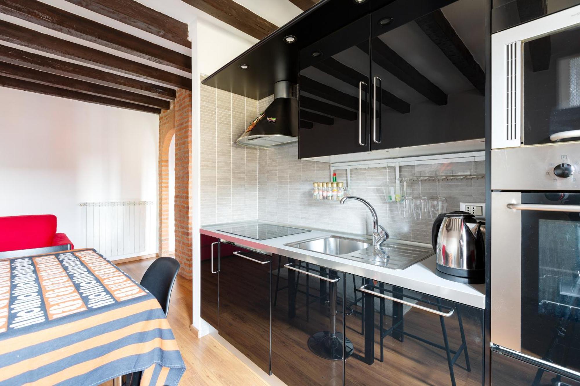 Apartamento Colonne Di San Lorenzo - Colorful Apartment! *