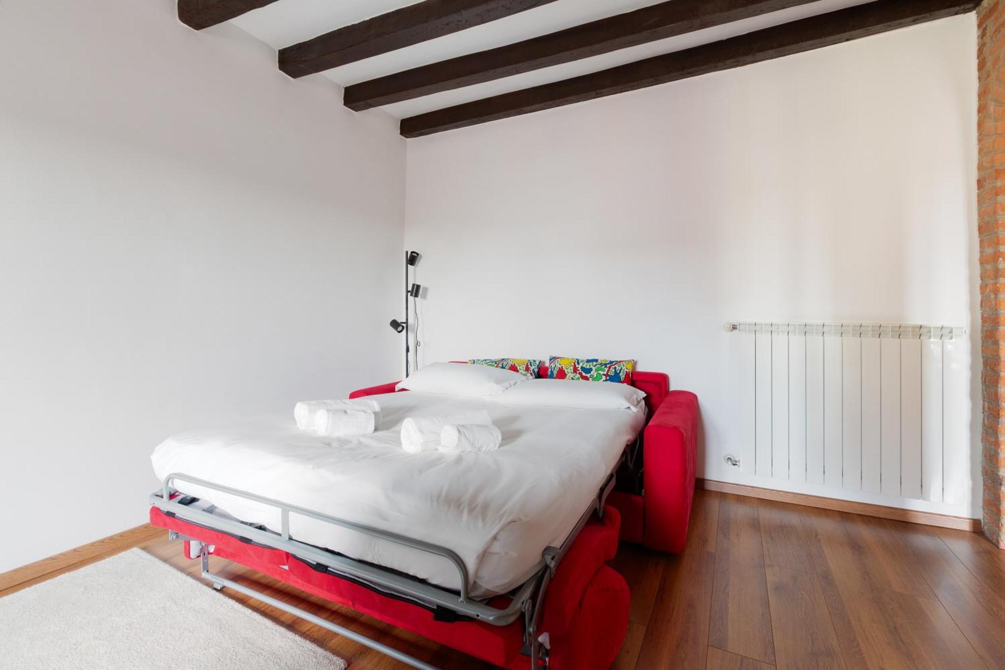 Appartamento Colonne Di San Lorenzo - Colorful Apartment! *
